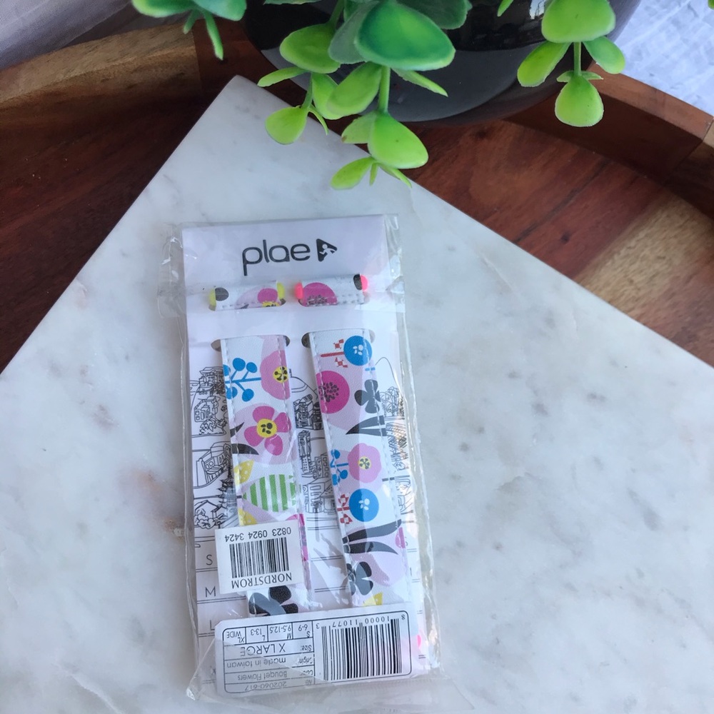 PLAE🌺🌼🌸Floral Tabs brand new in box
